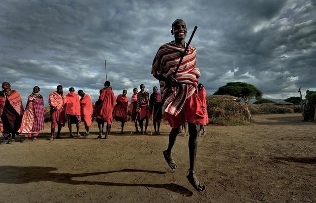 非洲原始部落"野蛮"婚礼,新娘痛哭出嫁,游客只能冷眼旁观!