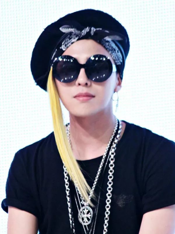 再坚持一天,gd 明天退伍你们就有新发型可以换了! | 历年潮流发型回顾