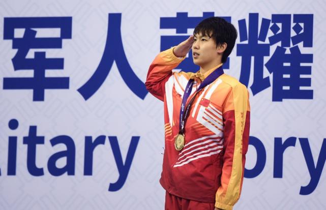 在武汉进行的第七届世界军人运动会女子100米自由泳决赛中，中国选手杨浚瑄以53秒93的成绩获得冠军。
