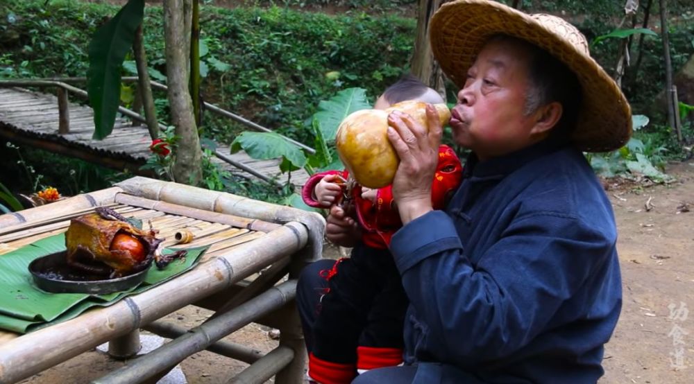 山东|山东有个大爷版李子柒！“玩木头”爆红海外！能造2600年前“鲁班凳”