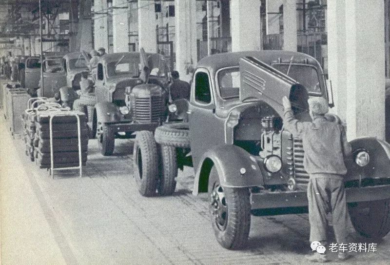 老照片 一汽解放ca10卡车生产线