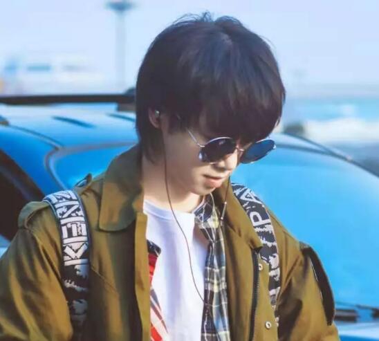 华晨宇:我不适合寸头,粉丝:你答应我们的,看到照片一眼万年!