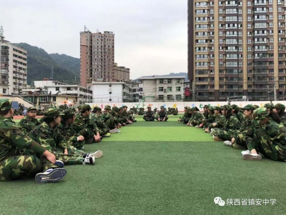 镇安中学2019级新生国防教育掠影