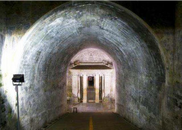 董鄂妃死后她的妹妹贞妃为什么要为顺治帝殉葬答案让人愤怒