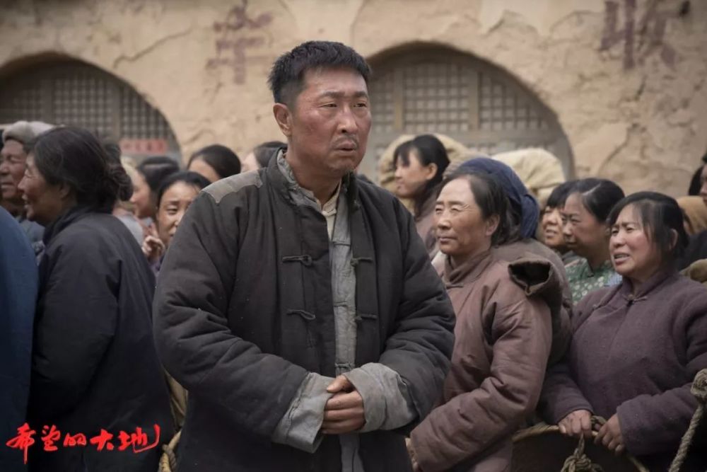 其在春晚塑造的"天津大姐"家喻户晓,深入人心;影视上,凭借电视剧