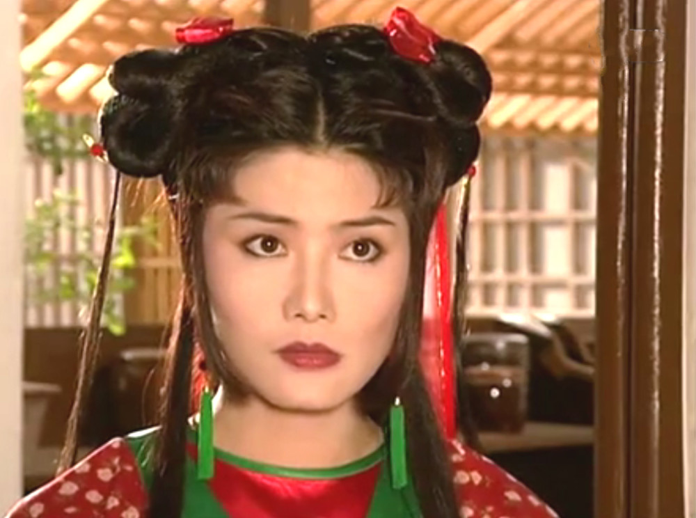 《霹雳菩萨》第一个单元故事中,杨丽菁都有哪些造型?