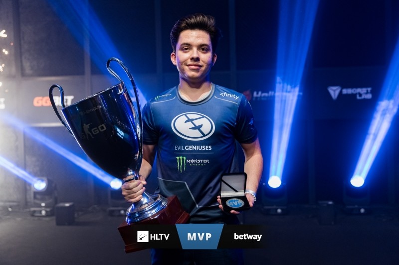 eg队员ethan荣膺sl-i s8赛季mvp