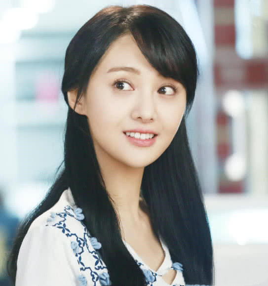 有一种证件照叫做郑爽,比精修还要惊艳,网友:确定是同一人?