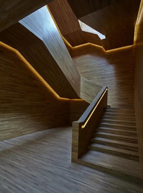 寻找建筑物的精神跨度--刘家琨