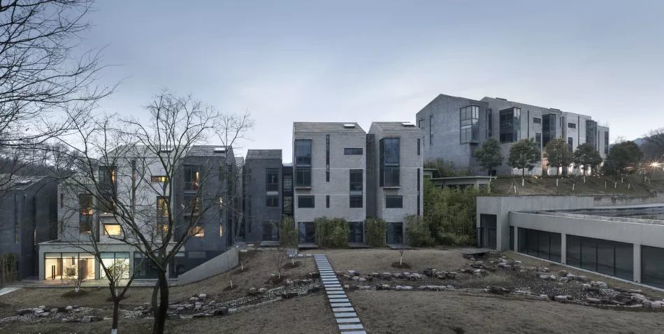 寻找建筑物的精神跨度--刘家琨