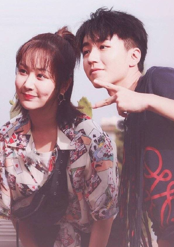 王俊凯说到杨紫唱歌时迟疑了,最后还苦笑!杨紫:小凯弟弟你飘了哦!