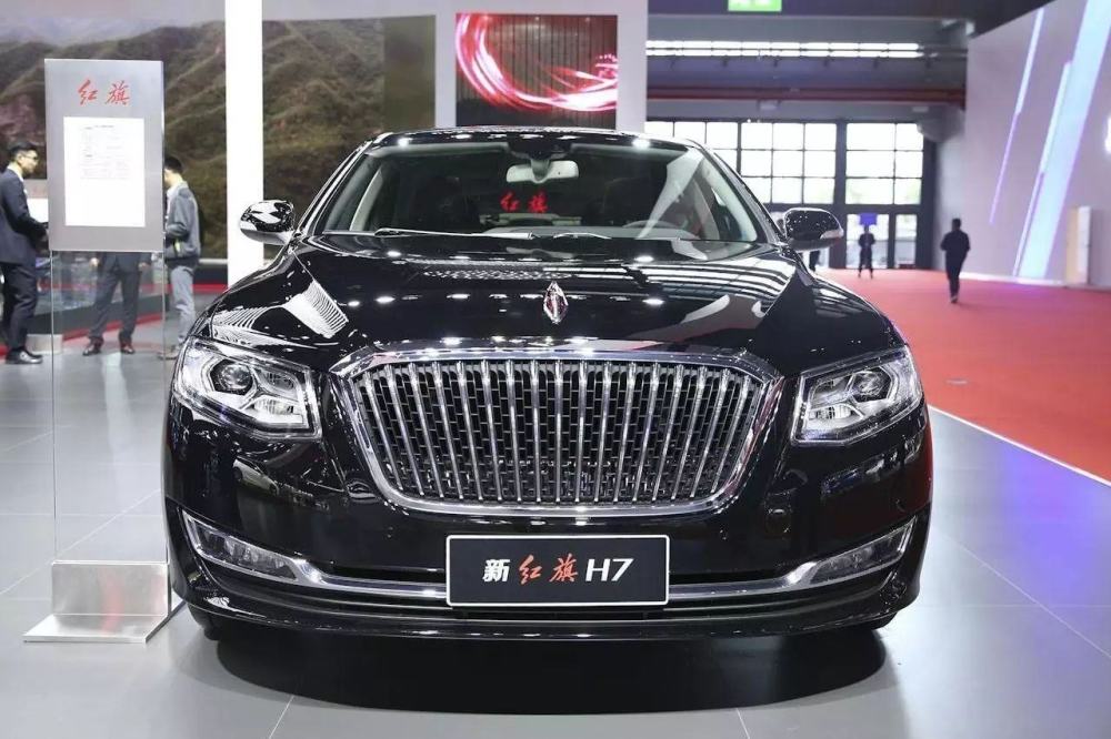 红旗违停被贴罚单车牌是京ag6开头的交警人人平等