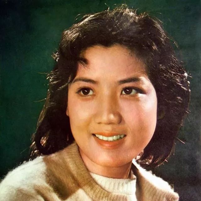 她曾红过刘晓庆嫁到国外后如今杳无音讯