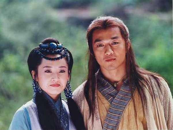 金庸|金庸笔下的帮派有三次首脑换代，是由年轻人传位给老人