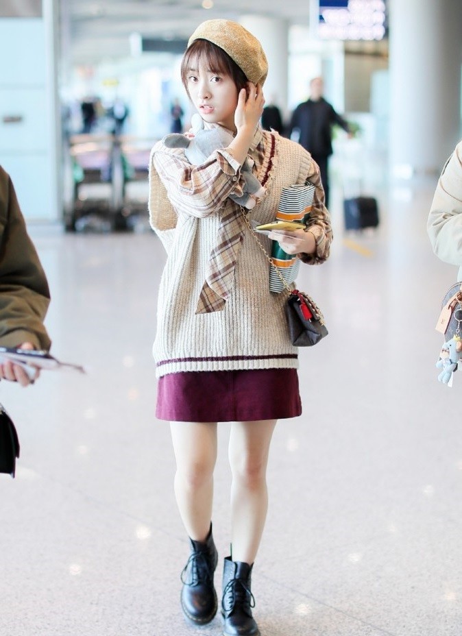 沈月终于自信一次穿短裙出门只露出10厘米谁知却意外显腿短