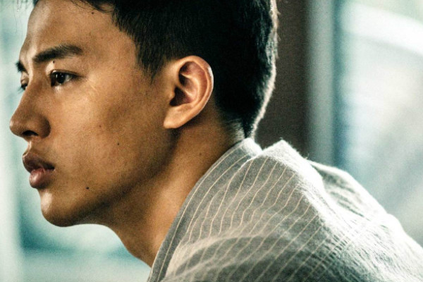 难怪看到少年的你郑易眼熟再看一遍红海行动后对上号了