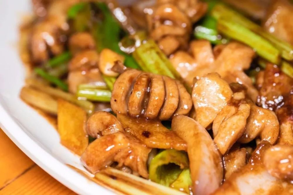 广州白领追捧的6间"碟头饭"餐厅,保证你餐餐大件夹抵食!