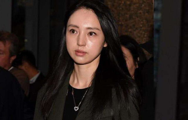 高云翔案再开庭,现场播放当晚监控录像,王晶全程"紧跟"女主