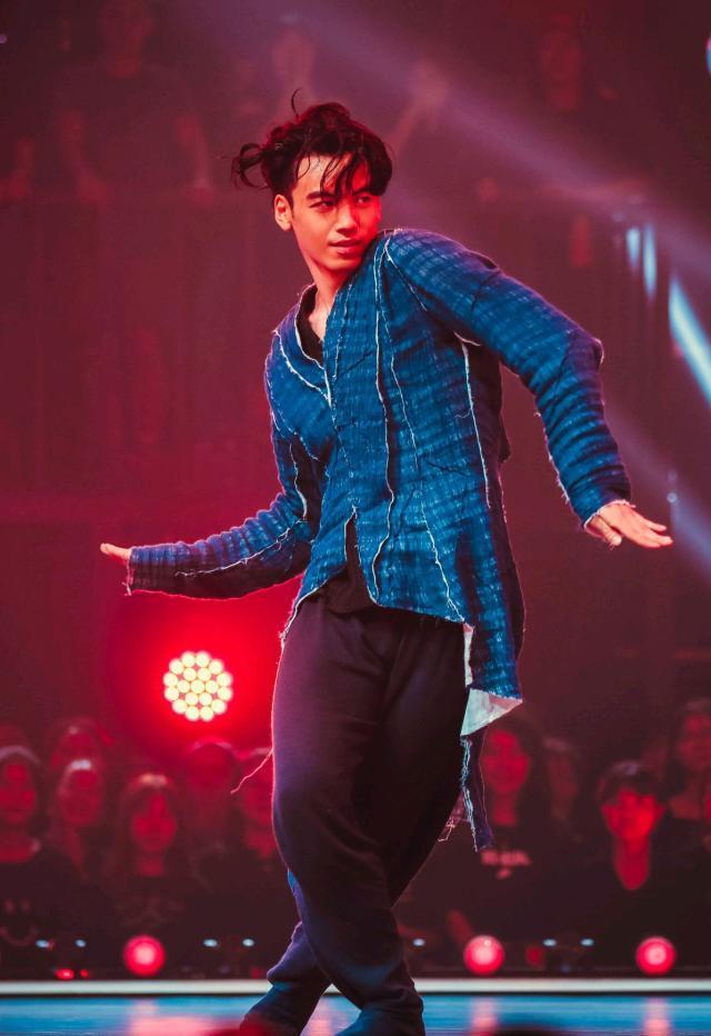 《舞蹈风暴》舞姿最撩人的大神刘迦,你们用技巧,他用眼神就够了