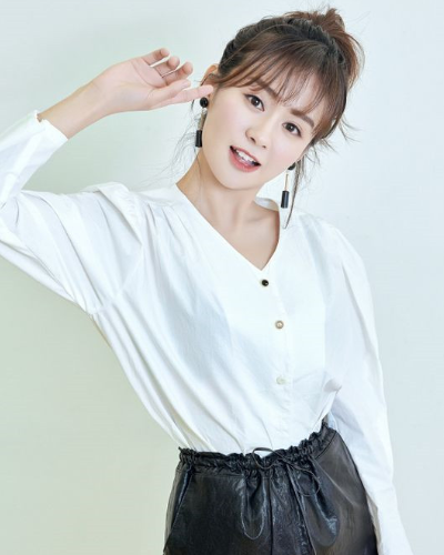 郑合惠子身姿优美高颜值很有辨识度时尚女王无限魅力