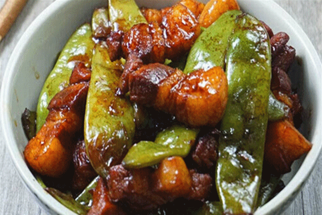 前几天,东北人冬天屯白菜的新闻上了热搜,乍一看好像有点夸张,但联想