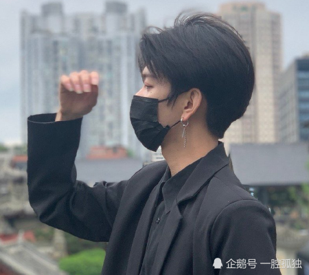 七鹤大人只有"眼睛"迷人?看到他的"露额头"照,缺女友吗?
