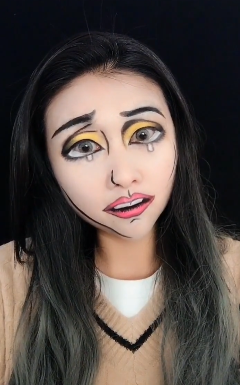 美术生在脸上画"漫画",开局:这很简单,看到结尾:你别想吓我!