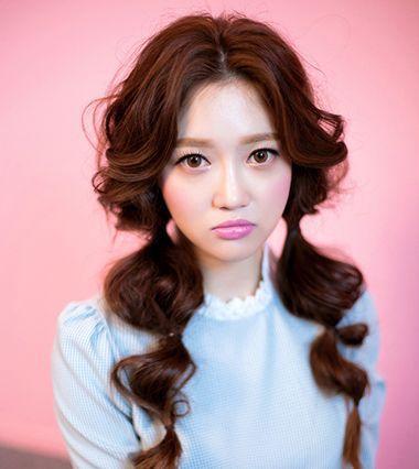 10款长发女生时尚梳发发型!