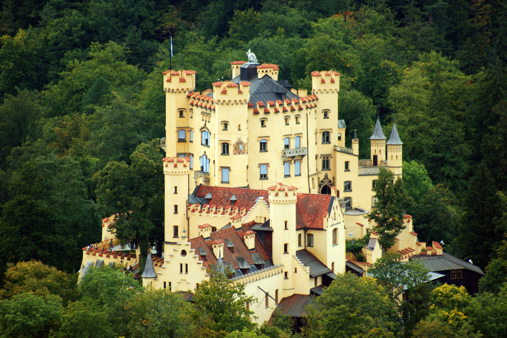 德国还保留着这个城堡,有着多年历史,如果旅游预算充足可以选择这里