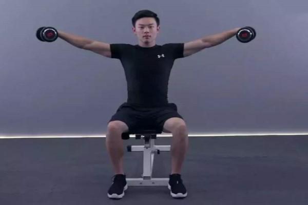 不要窄肩膀!4个黄金练肩动作,让肩膀更宽更立