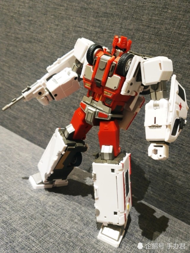 救护车的继任者,变形金刚汽车人守护神急救员手办,自相矛盾的集合体!