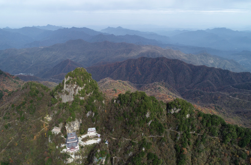 陝西嵐皋南宮山國家森林公園景色(10月31日無人機拍攝).