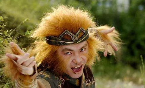 时间过去了这么久,林佳俊已经变了个模样,在2008年的时候他就创办了