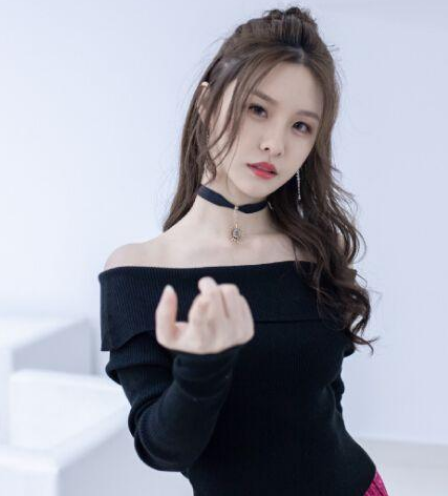 斗鱼新一姐阿冷登上男人,人气不输冯提莫,勇敢做自己的女生最美