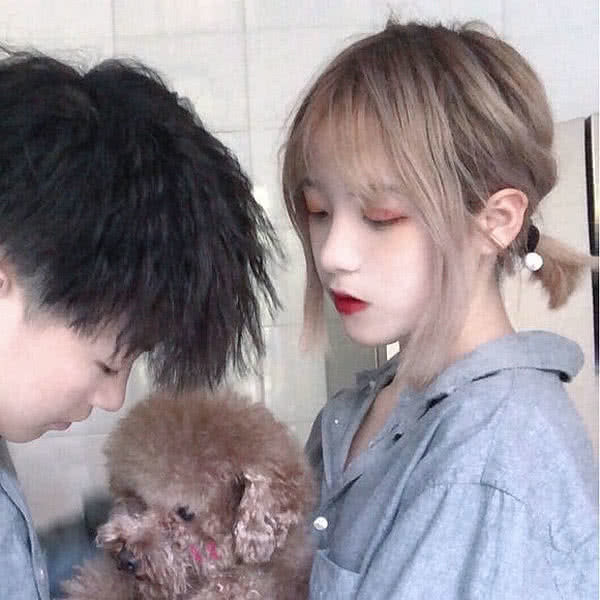 QQ聊天时,小奶狗总回你3句话,他不是忙只是不