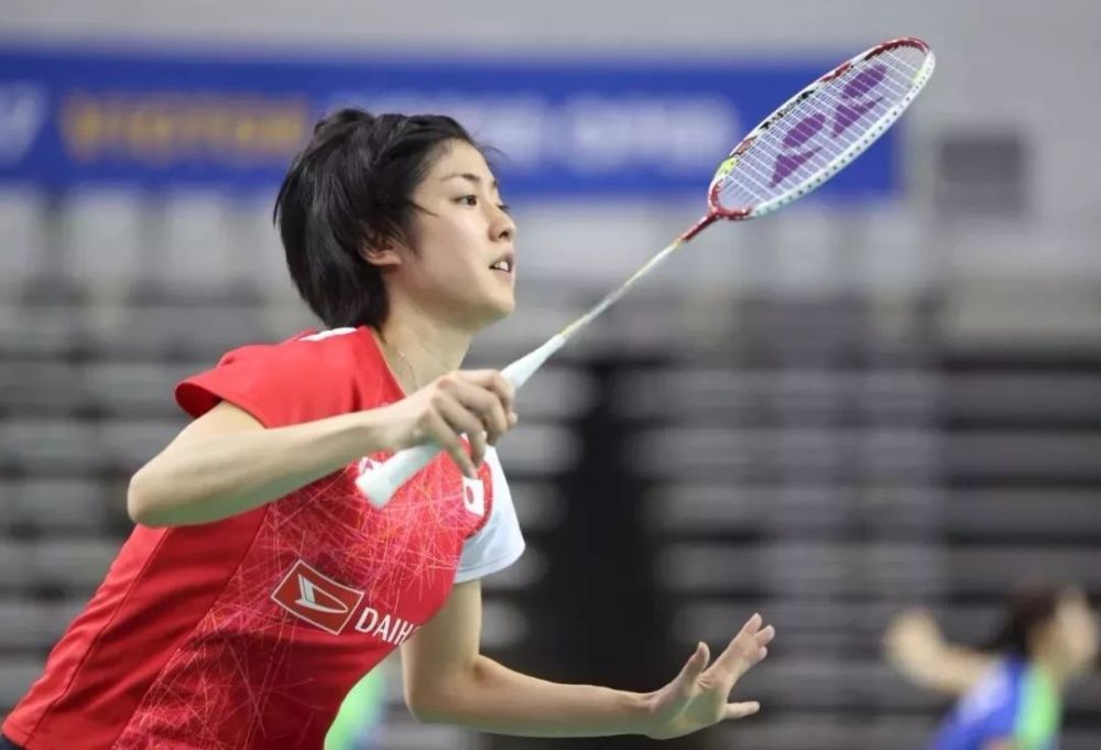 你可能不知道,女生打羽毛球有这七大好处!