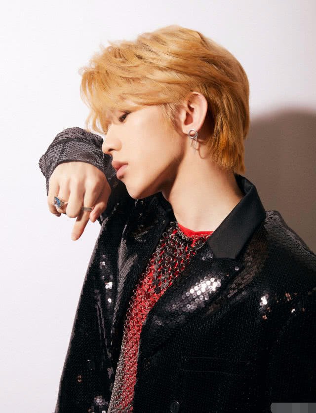 范丞丞说蔡徐坤不容易,他的音乐作品是一个标