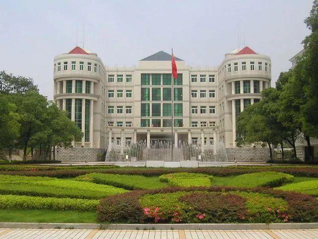 豫章中学 598分洪都中学 558分