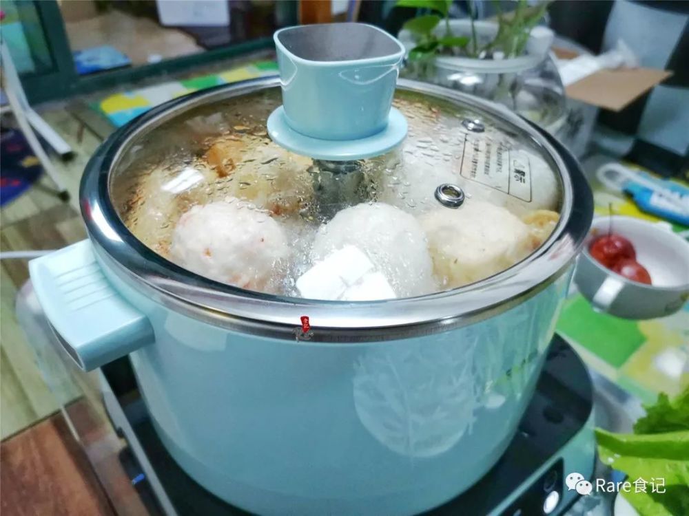 娘俩晚餐这样吃省事又实惠 洗洗切切涮一涮 不用开火也不用做饭 腾讯新闻