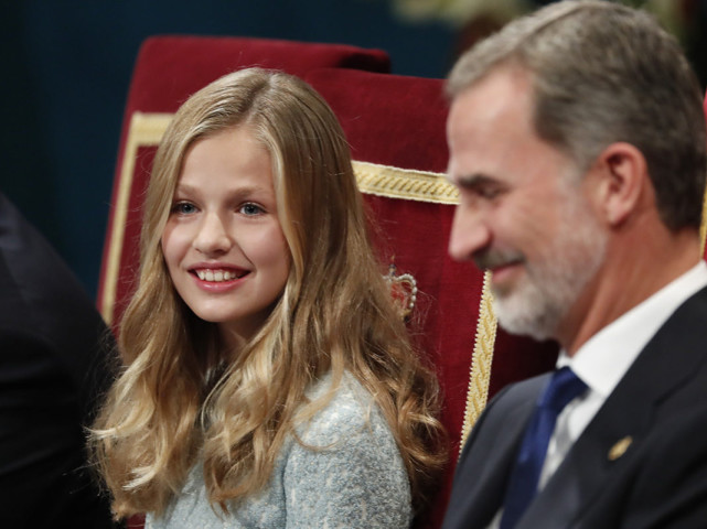 西班牙长公主14岁!从肉肉萌娃到空灵美少女,她注定属于国家