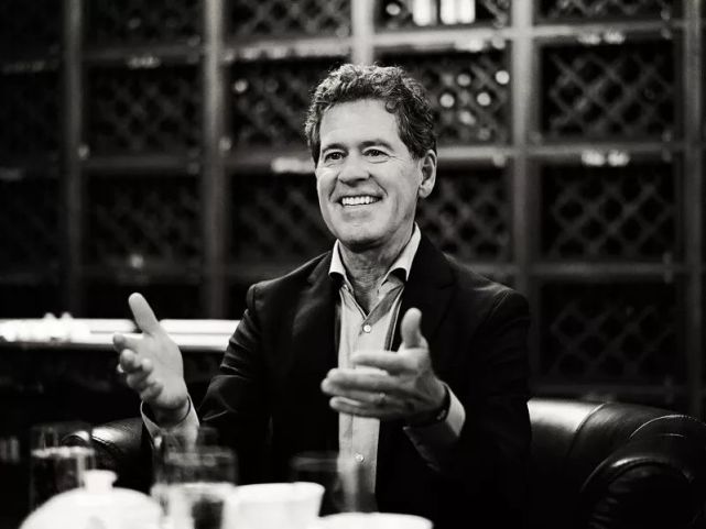 有把品鉴做成全球葡萄酒风向标的罗伯特61帕克(robert parker,当然