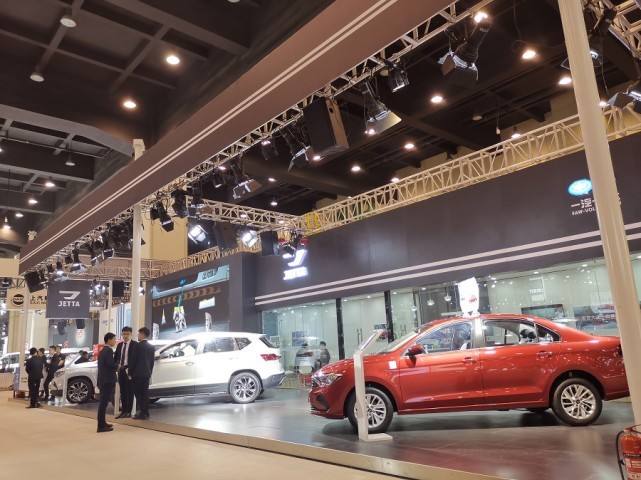 河南自主品牌速达纯电动汽车盛装亮相郑州国际车展