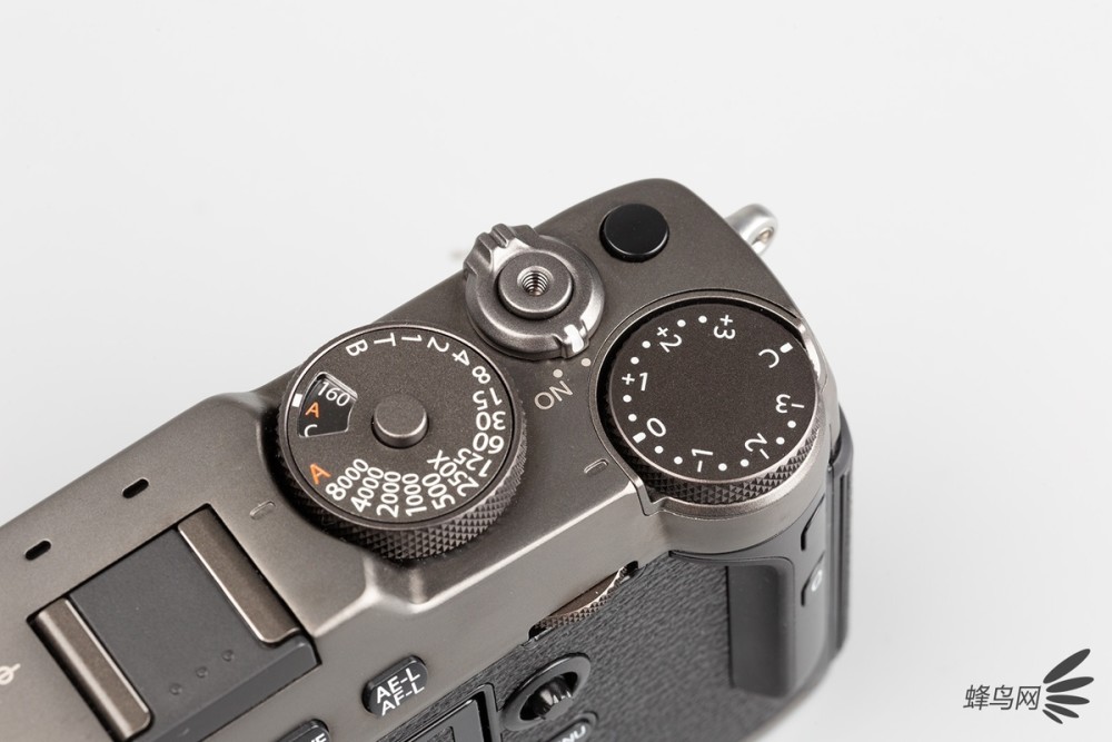 更浓郁的复古风 富士x-pro3微单外观图赏