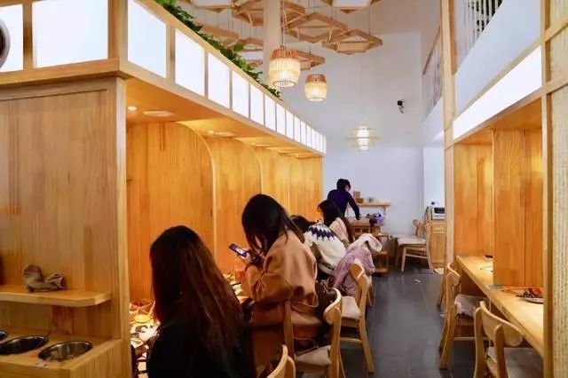 注：一人食火锅店