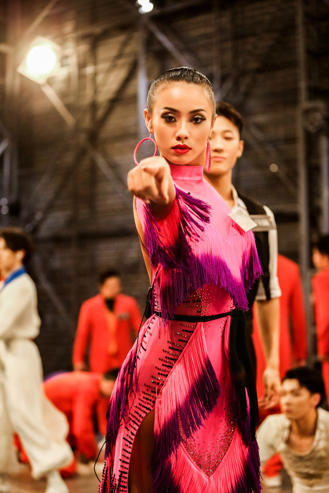 《舞蹈风暴》面对面斗舞热血继续 贾昊悦认真备战展超强气场