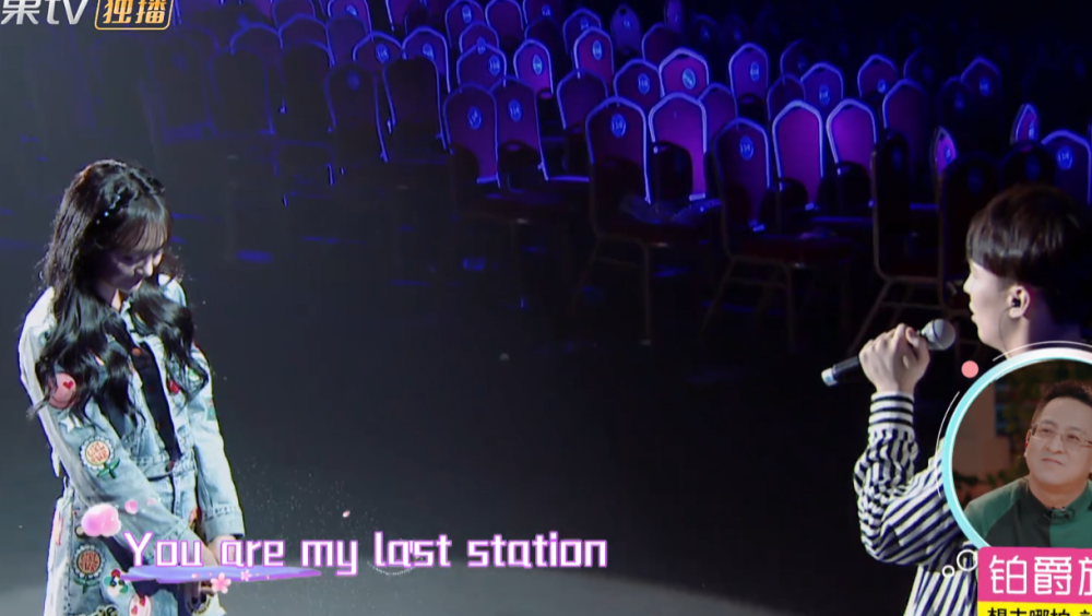 郑爽生日会现场大哭,谁注意当时张恒在做啥?网友:不敢相信