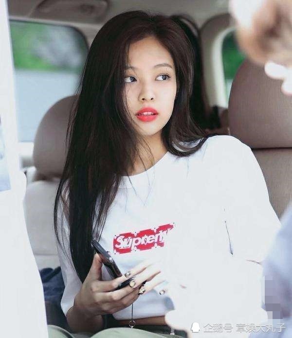 jennie中短髮被批不如lisa美你們覺得呢