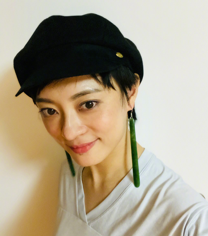 邓超送妻子耳环花式秀恩爱,却被孙俪调侃像筷子,老夫老妻太可爱