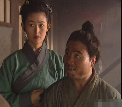 武大郎|武大郎为何会戴上三寸丁谷皮的“桂冠”？原因很现实