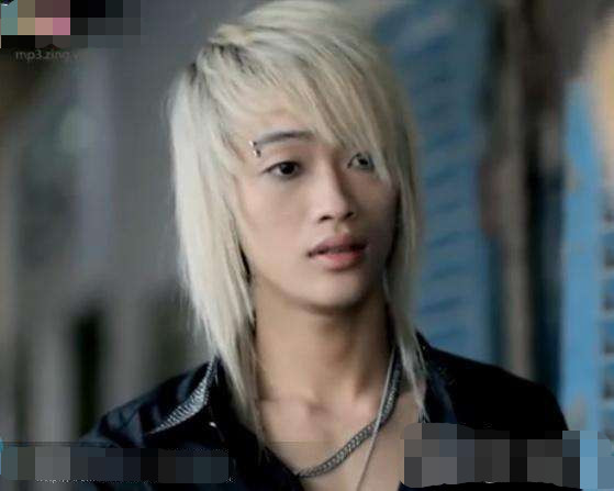 还记得牙套妹越南三人组吗当年洗剪吹如今换了发型帅到不敢认